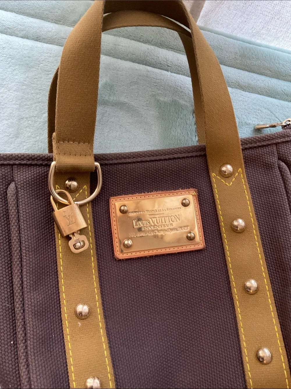 LV hand bag 8X10 excellent condition